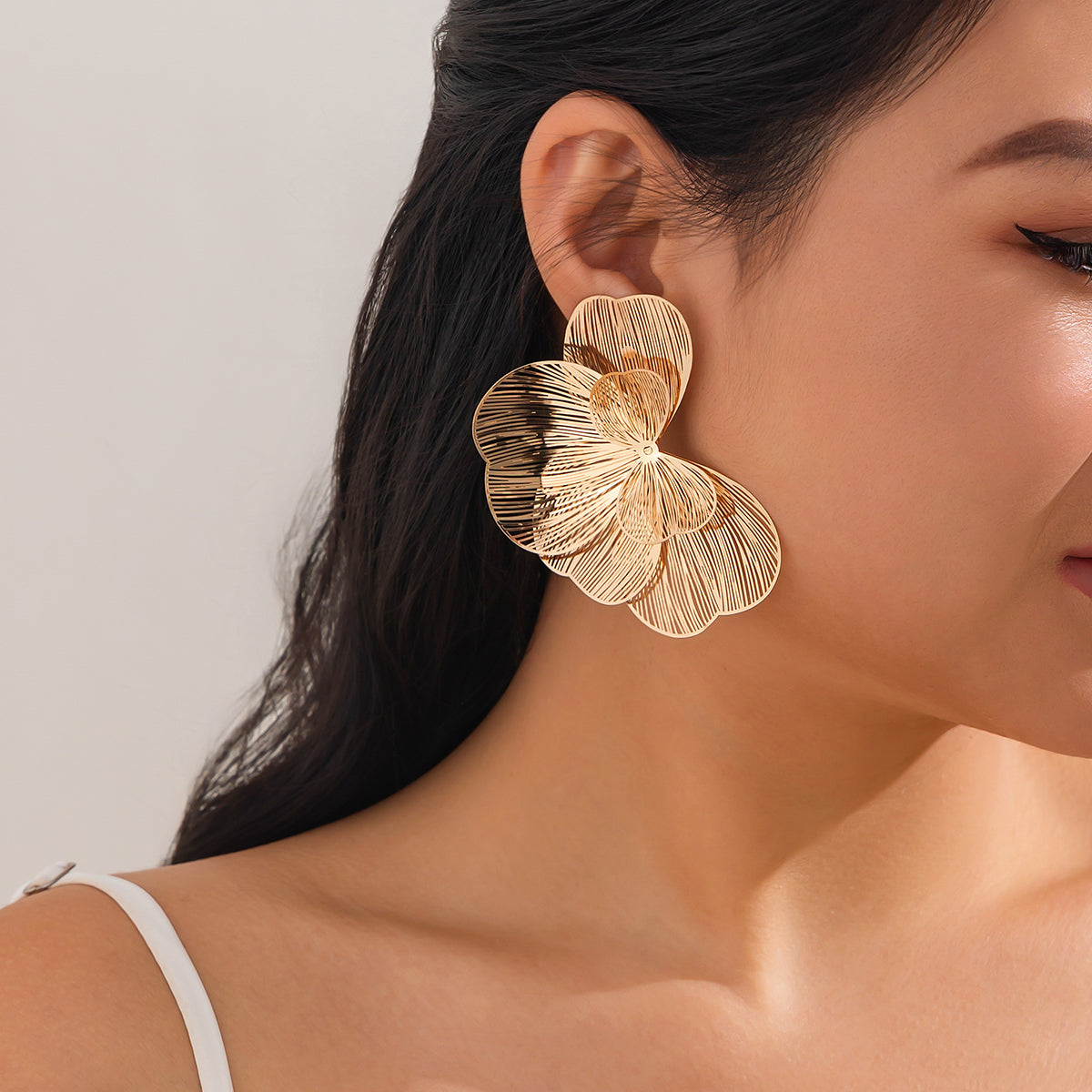 Petals Knob Earrings