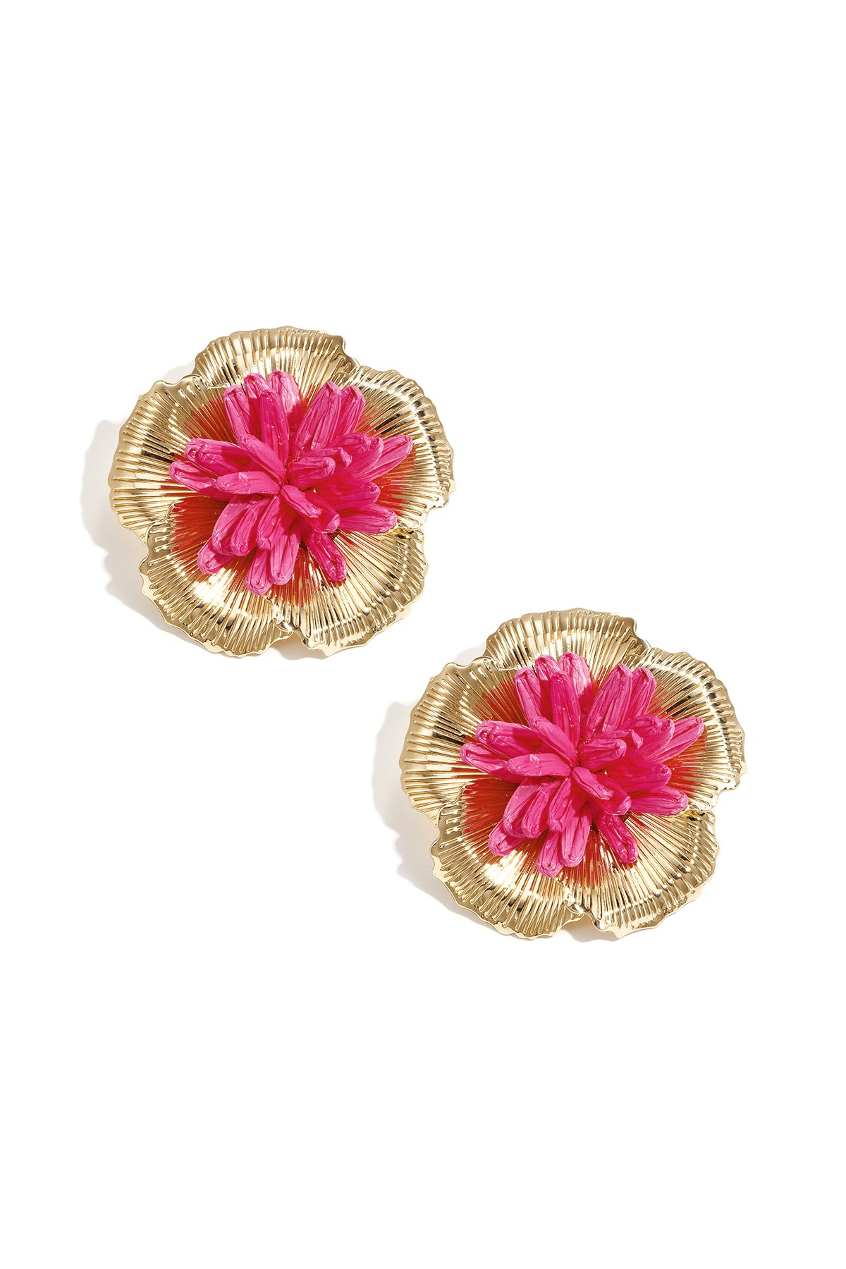 Earrings with 3D raffia flower